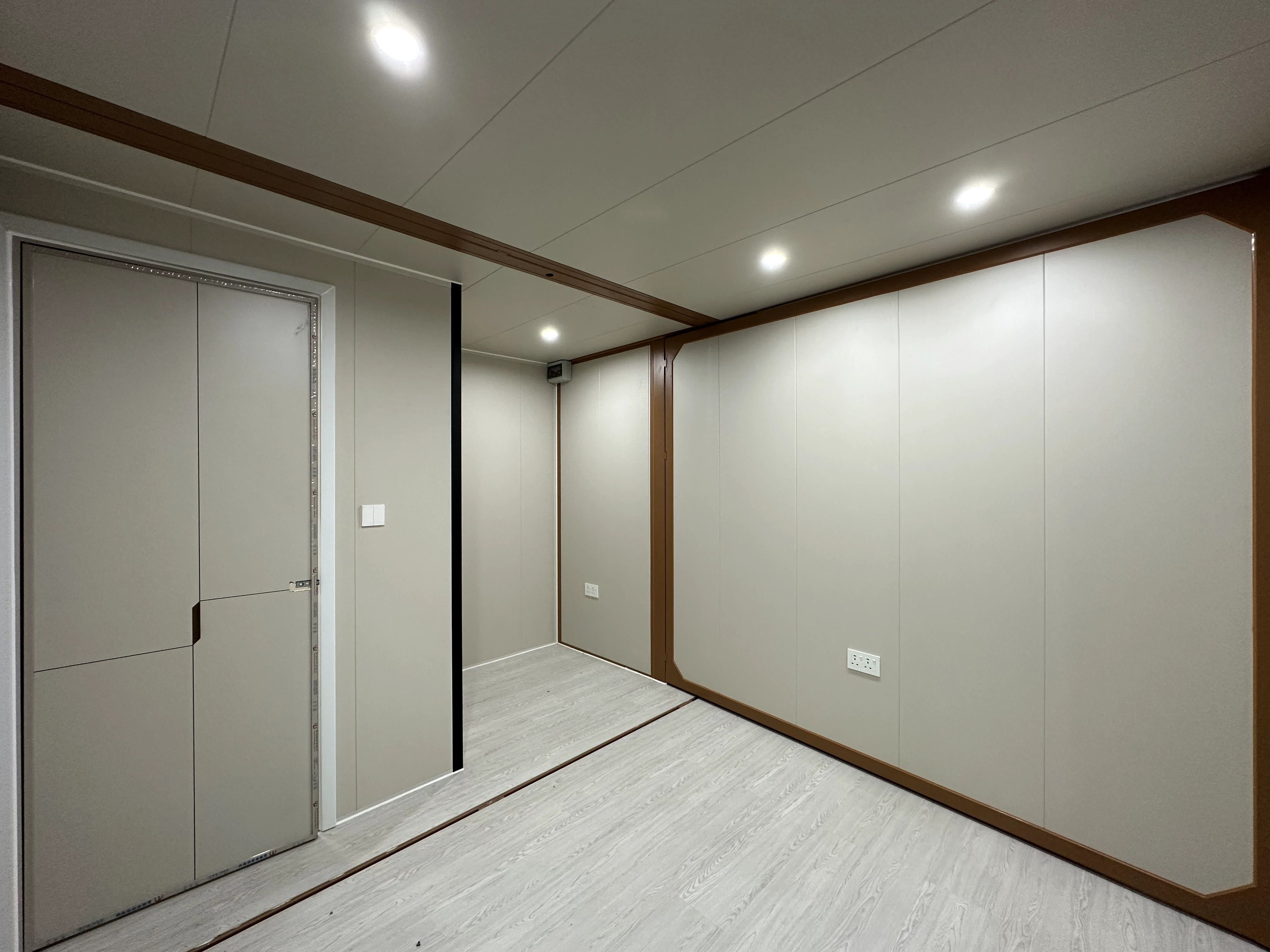 10ft Double-Wing Expandable Container House view 