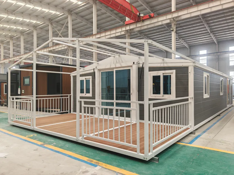 40ft Double-Wing Expandable Container House with Terrace