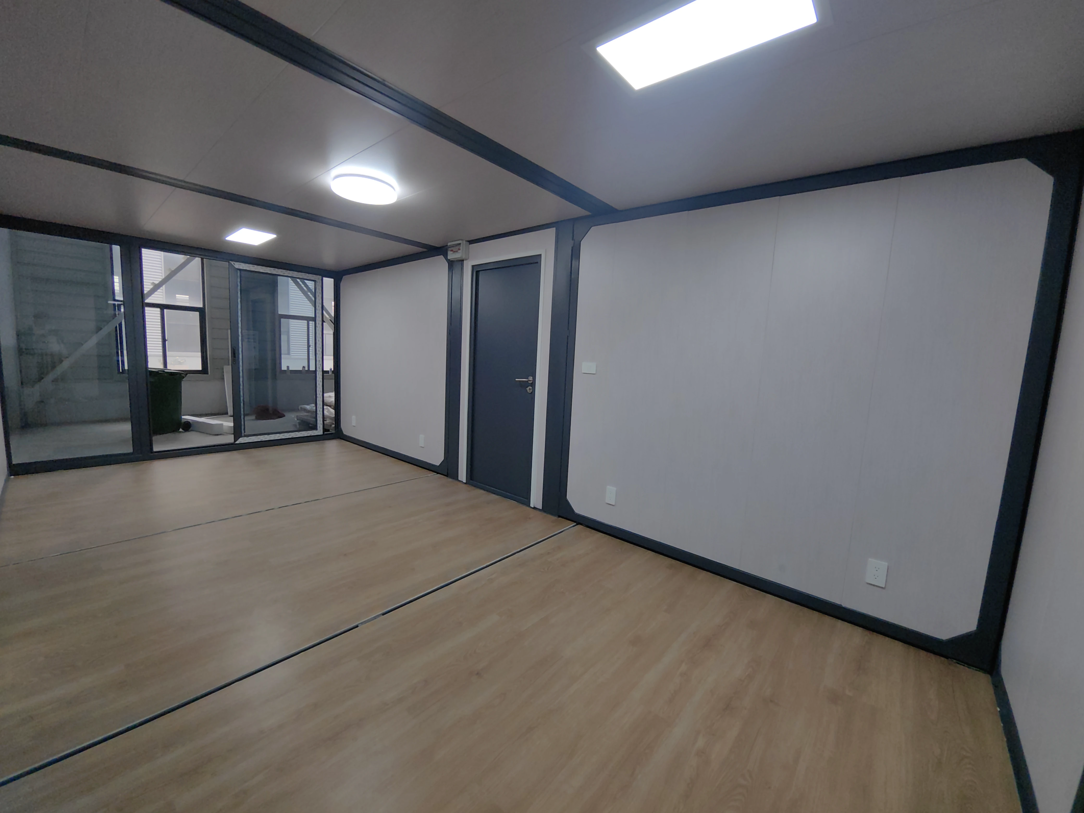 40ft Double-Wing Expandable Container House view 